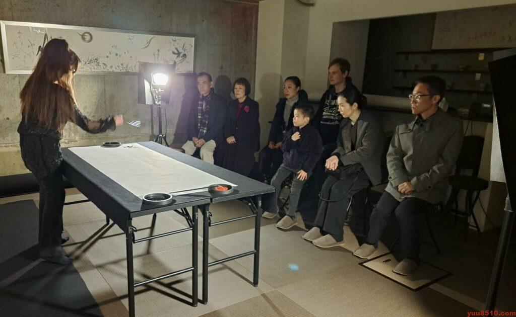 書道塾優美舎での国際文化交流（書道体験）